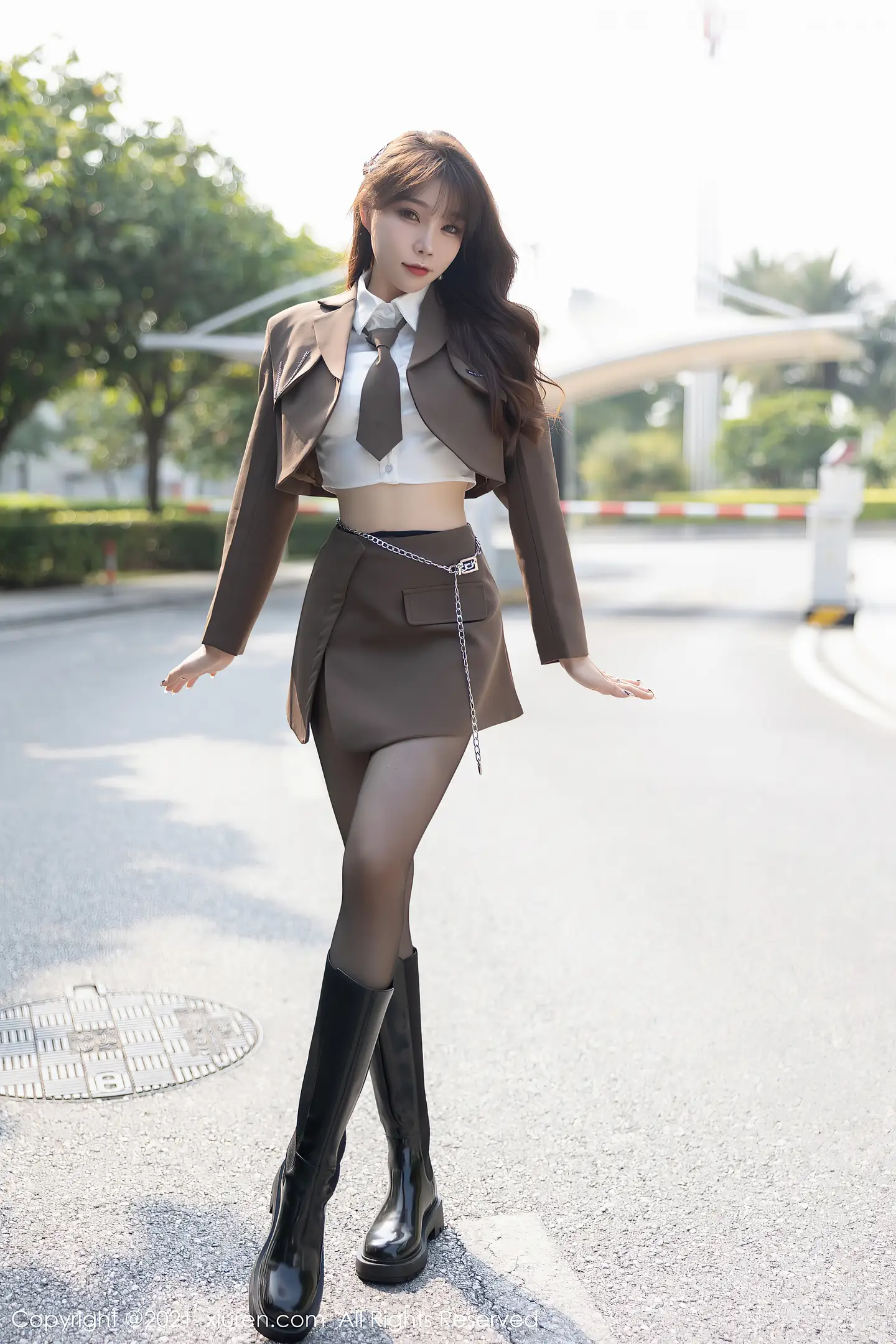 图片[2]-[XiuRen秀人网]VOL.4299 女神芝芝Booty情趣调教白衬衣下性感内衣配黑丝裤袜诱惑写真89P-秀人网官方网站